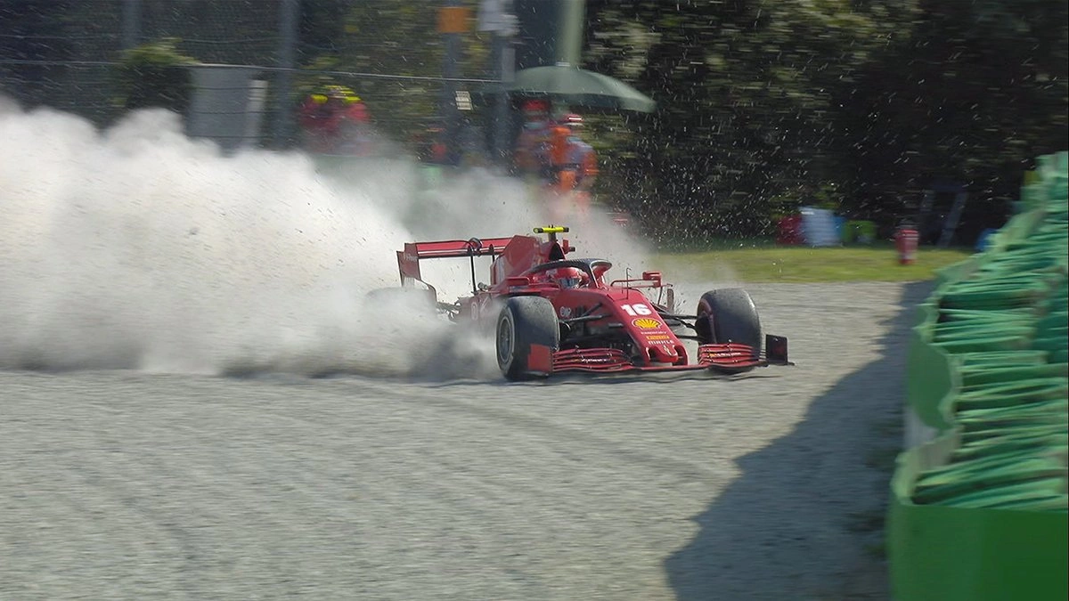 Команда Ferrari после двух сходов своих пилотов с трассы закончила Гран При Италии
