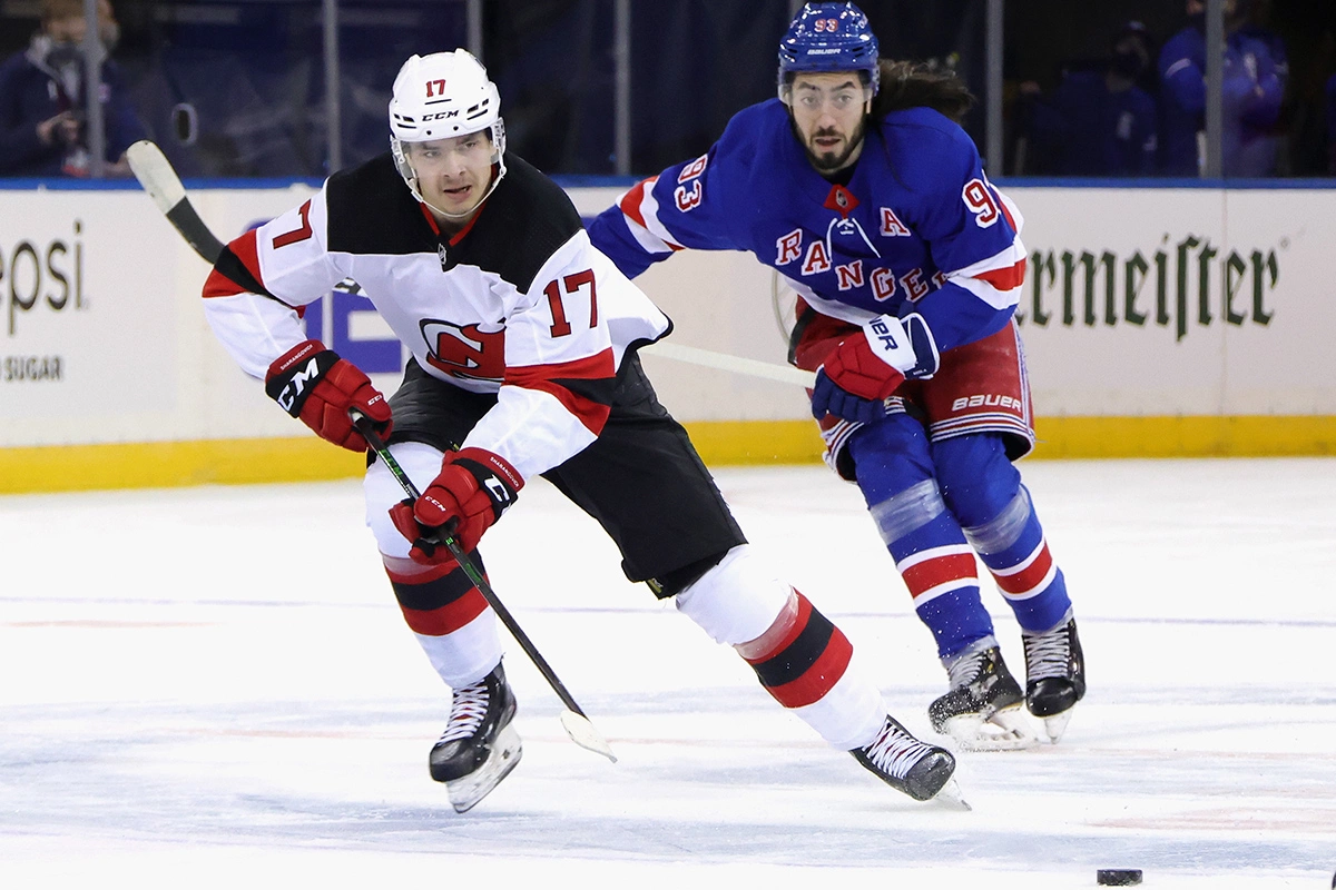 Как талантливый белорусский хоккеист Егор Шарангович осваивается в НХЛ? Какие перспективы у его «Нью-Джерси» в этом сезоне