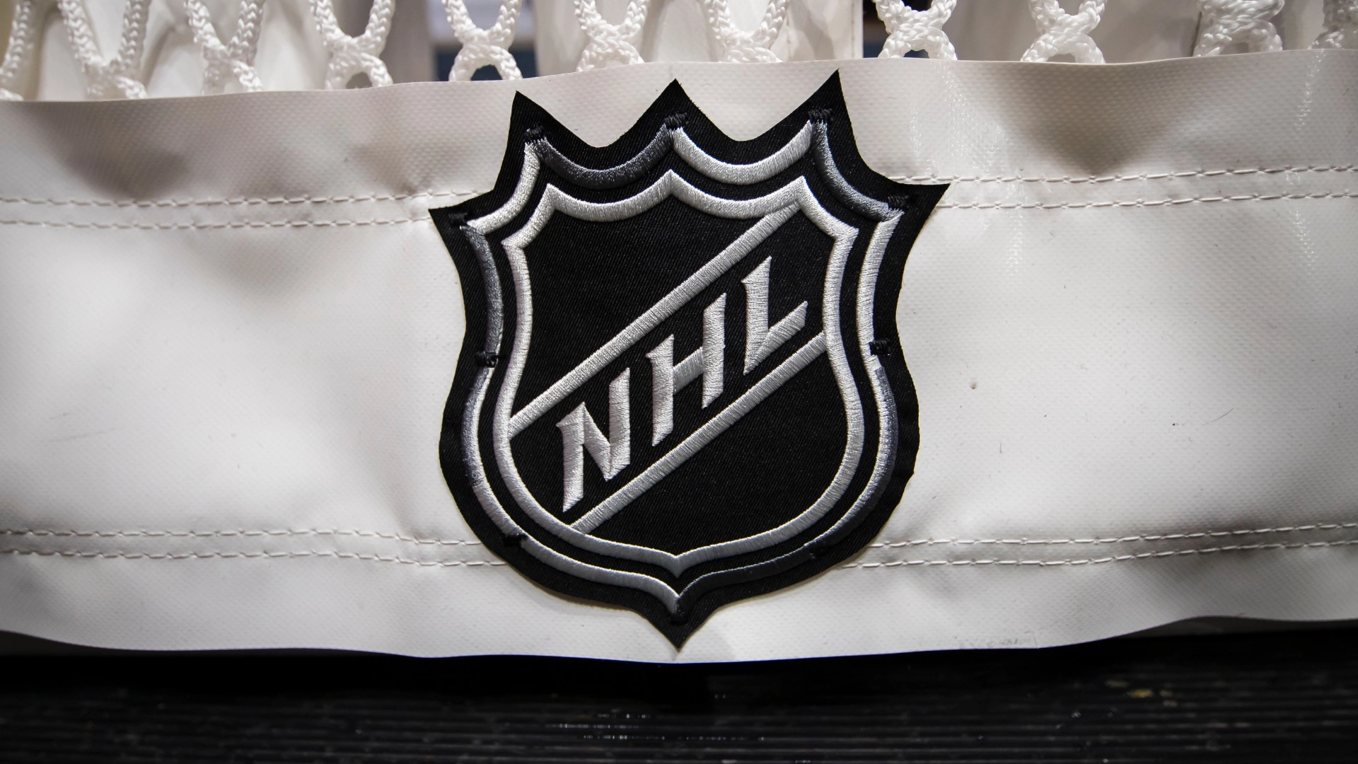 Регулярный сезон НХЛ может вынужденно приостановиться из-за коронавируса