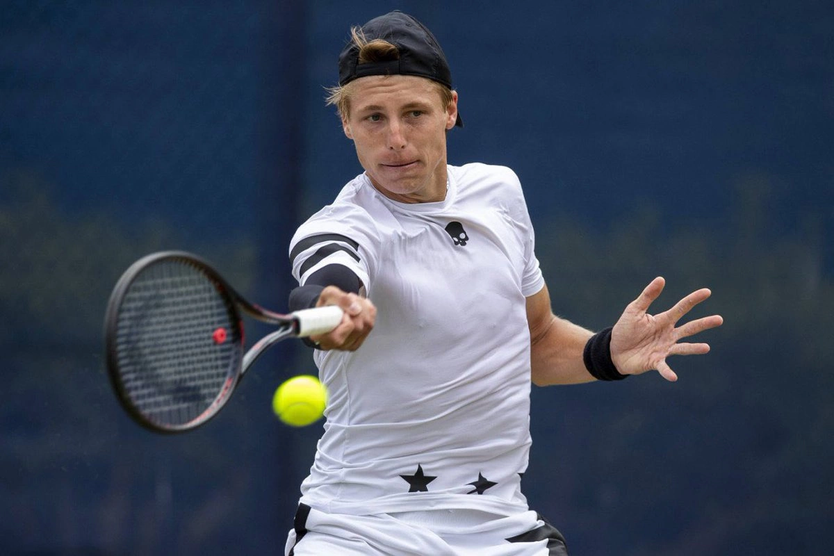 Белорусский теннисист Илья Ивашко проиграл в 1/8 финала турнира в Женеве