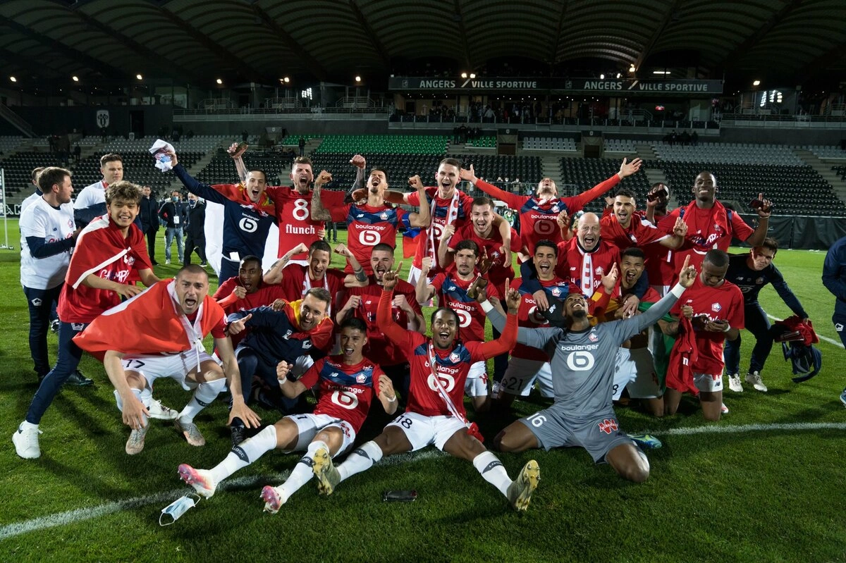 «Лилль» стал чемпионом Лиги 1 в сезоне-2020/21, обойдя «ПСЖ» на одно очко в турнирной таблице