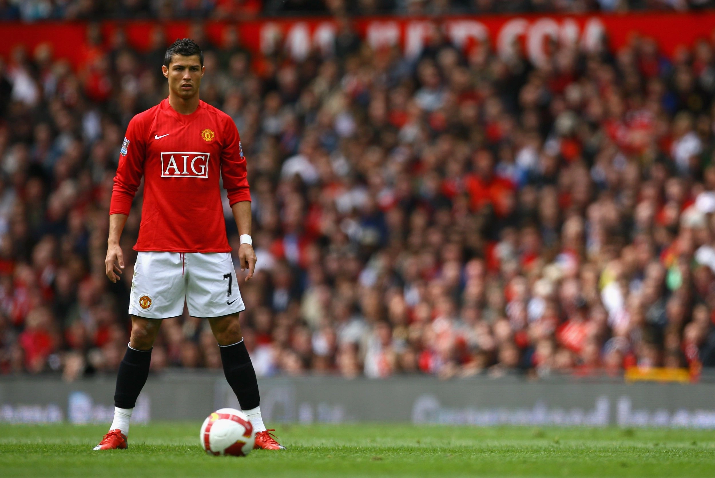 Криштиану Роналду официально вернулся в «Манчестер Юнайтед»