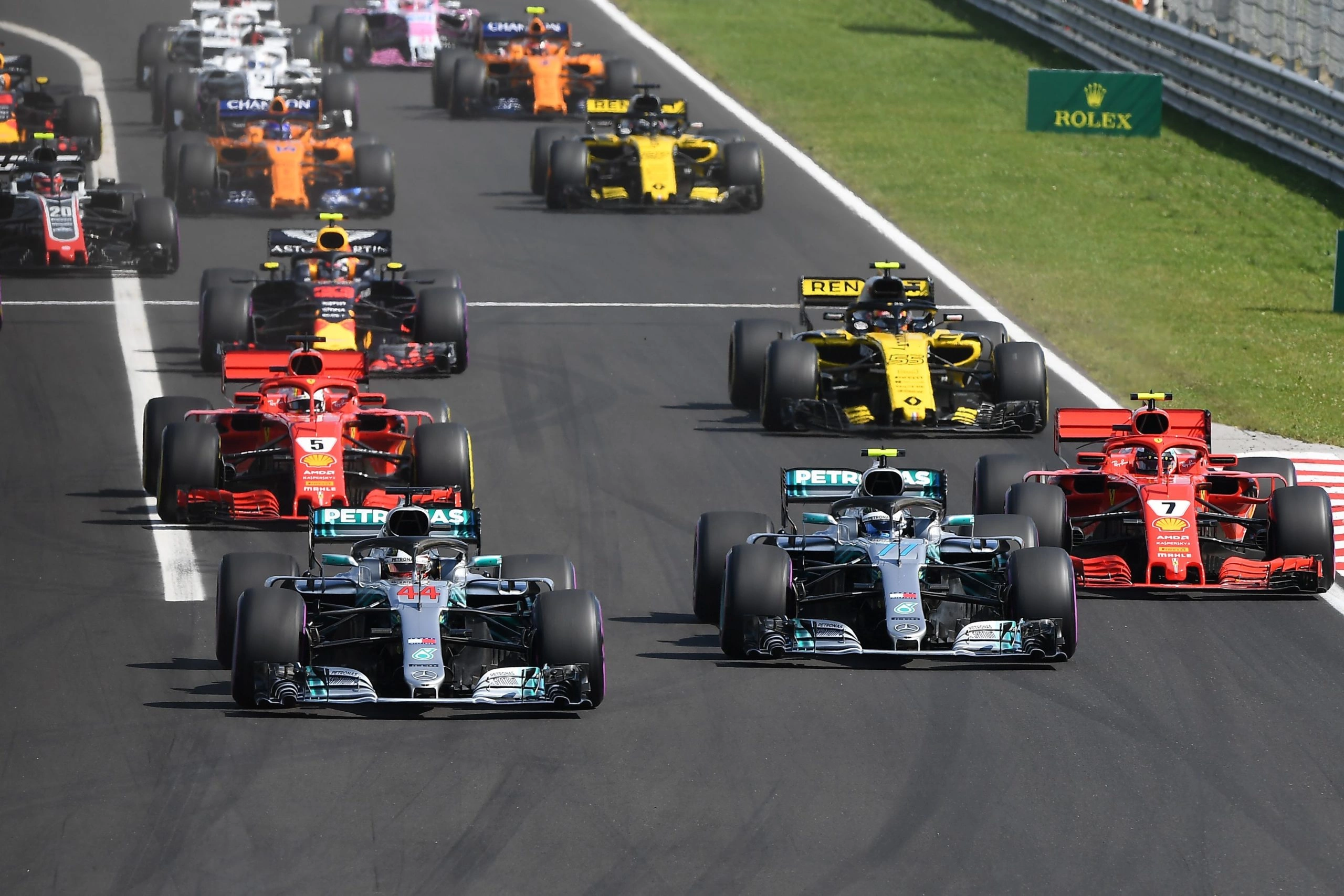 Формула-1 планирует вывести спринтерские гонки в отдельный зачет в новом сезоне