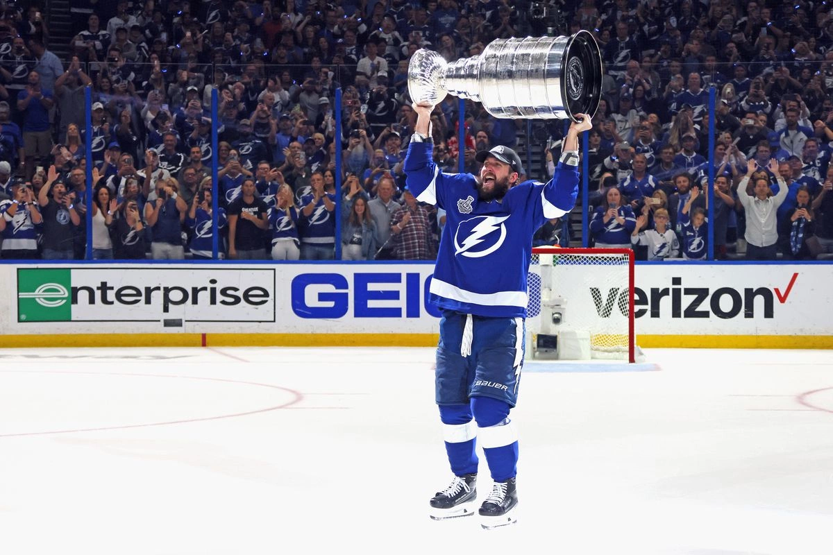 Шесть главных событий минувшего сезона НХЛ