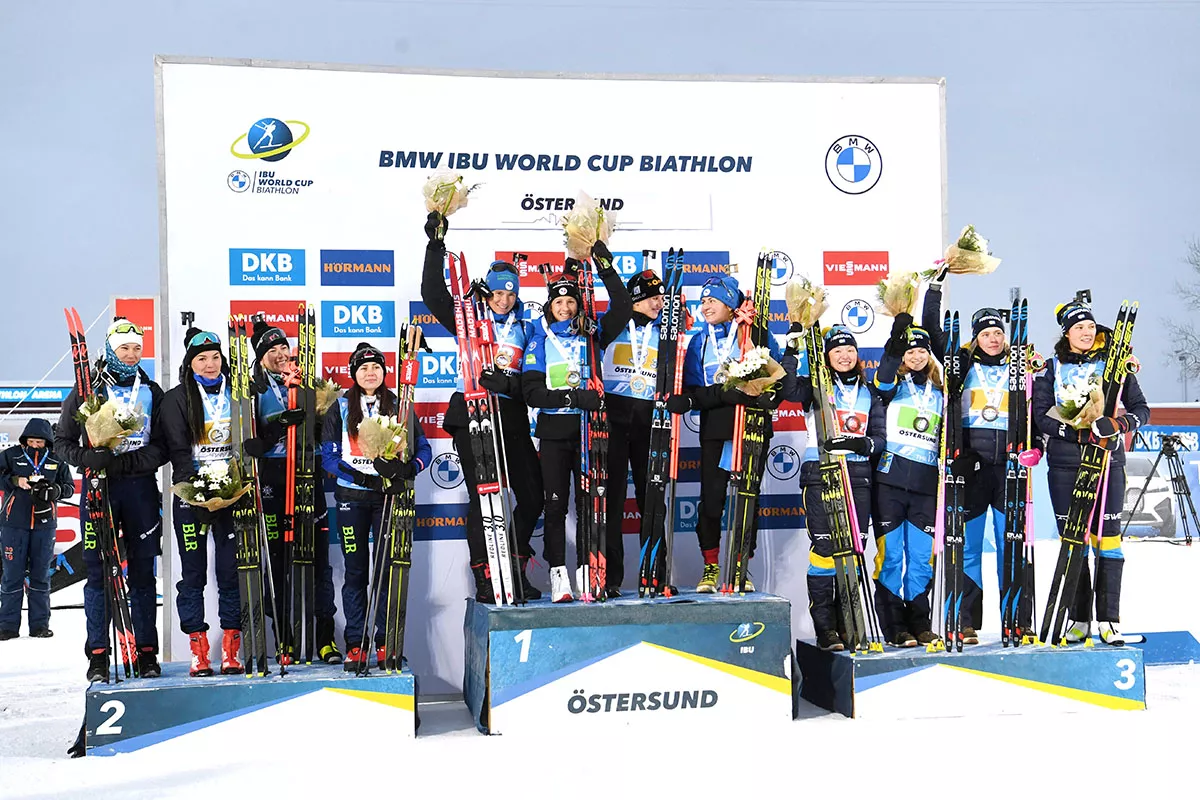 Женская сборная Беларуси выиграла серебряные медали в эстафете на Кубке мира по биатлону
