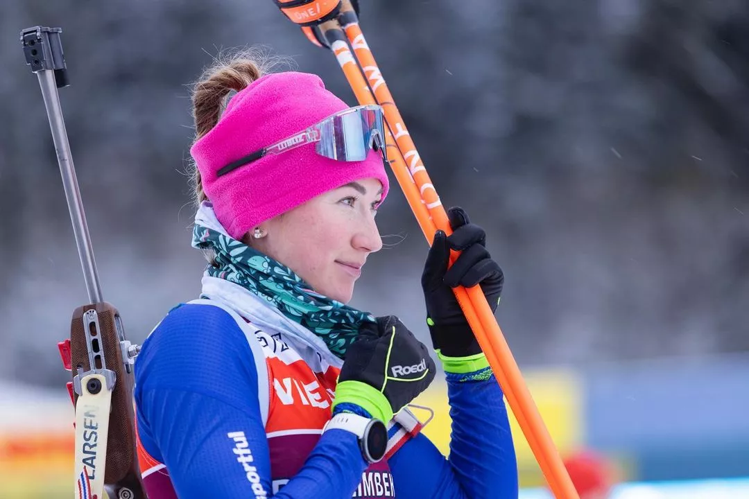 Биатлонистка Динара Алимбекова выиграла бронзовую медаль в гонке преследования в Оберхофе