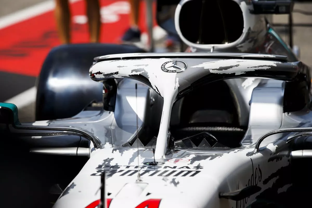 «Мерседес» привезёт новое заднее крыло на Гран-при Австралии
