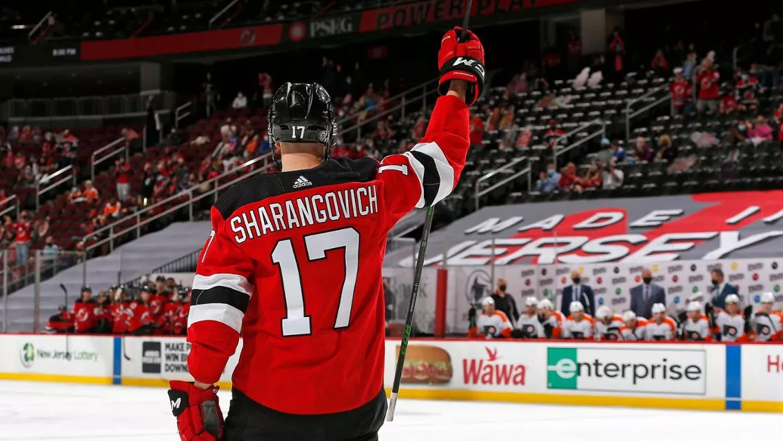 Егор Шарангович оформил дубль в матче чемпионата НХЛ