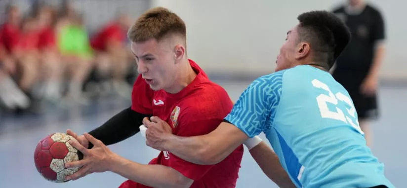 Белорусские юниоры одержали победу над китайскими гандболистами