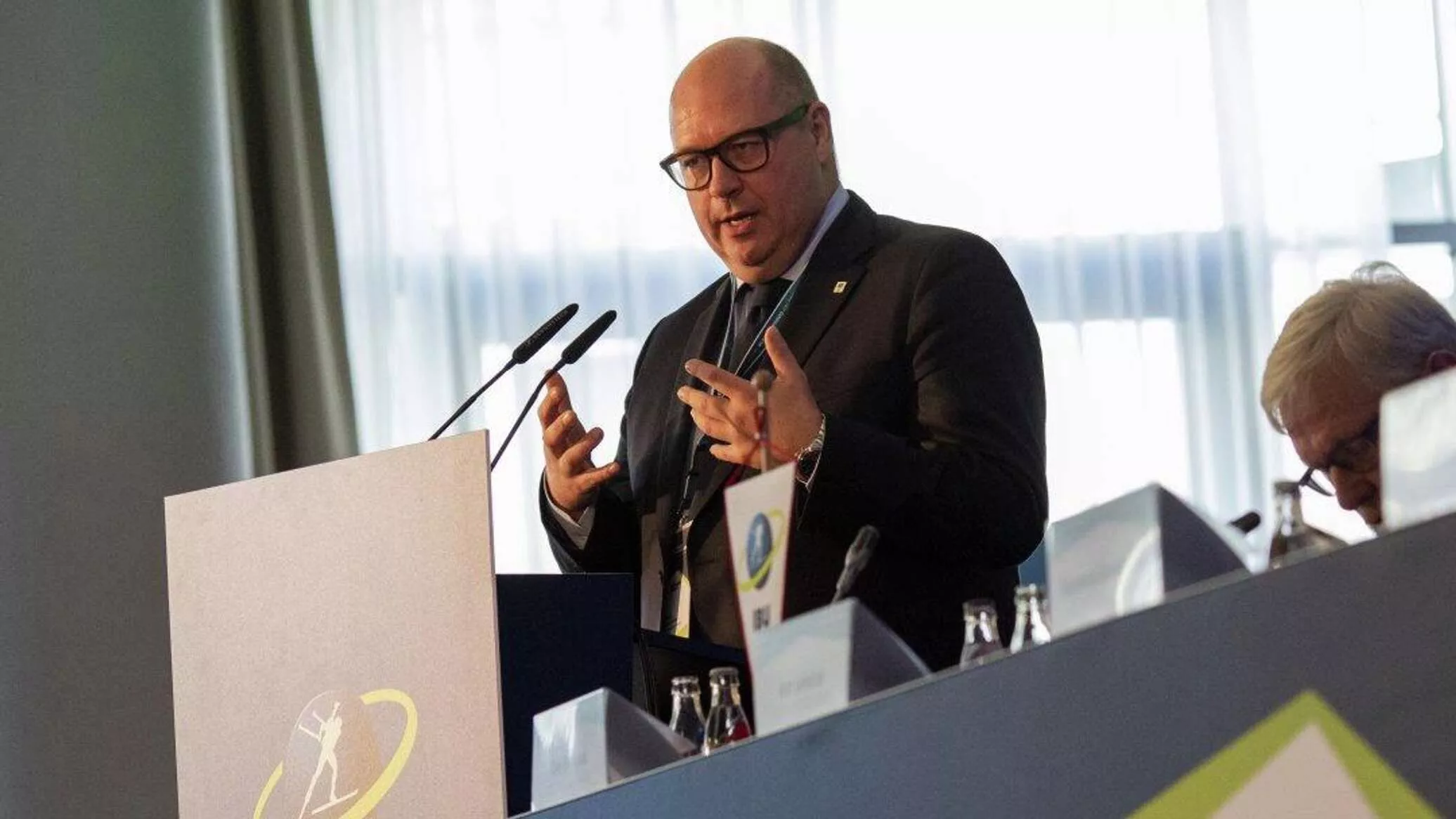Генеральный секретарь международного союза биатлонистов Карлссон покинул свой пост