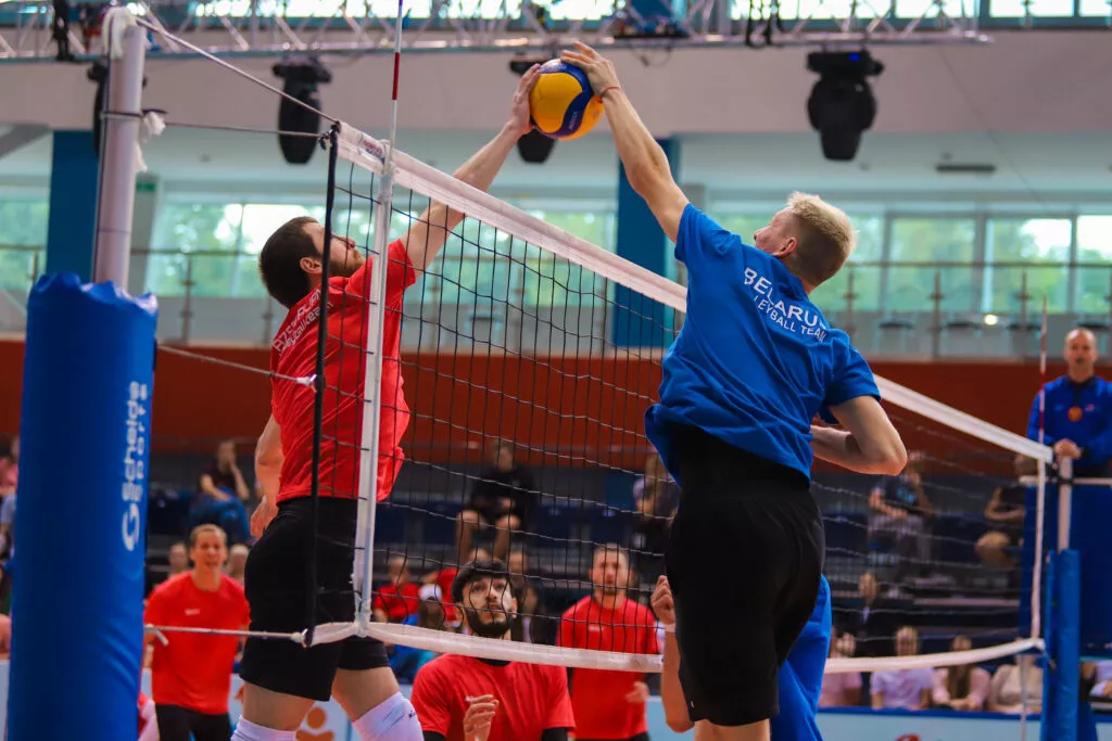 Сборная Беларуси по волейболу одержала две уверенные победы над азербайджанцами