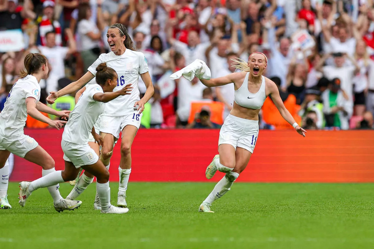 Женская сборная Англии по футболу впервые победила на чемпионате Европы
