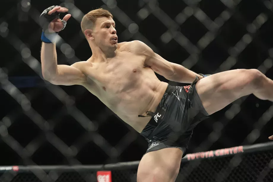 Поединок Гришина и Алмейды в UFC отменен в связи с трудностями получения визы у россиянина