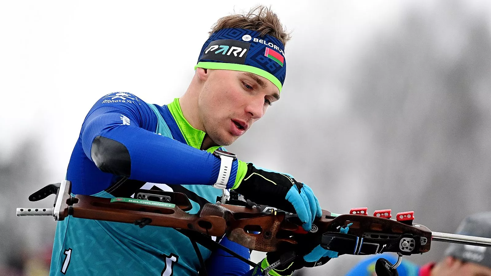 Антон Смольский финишировал вторым на Кубке России по биатлону