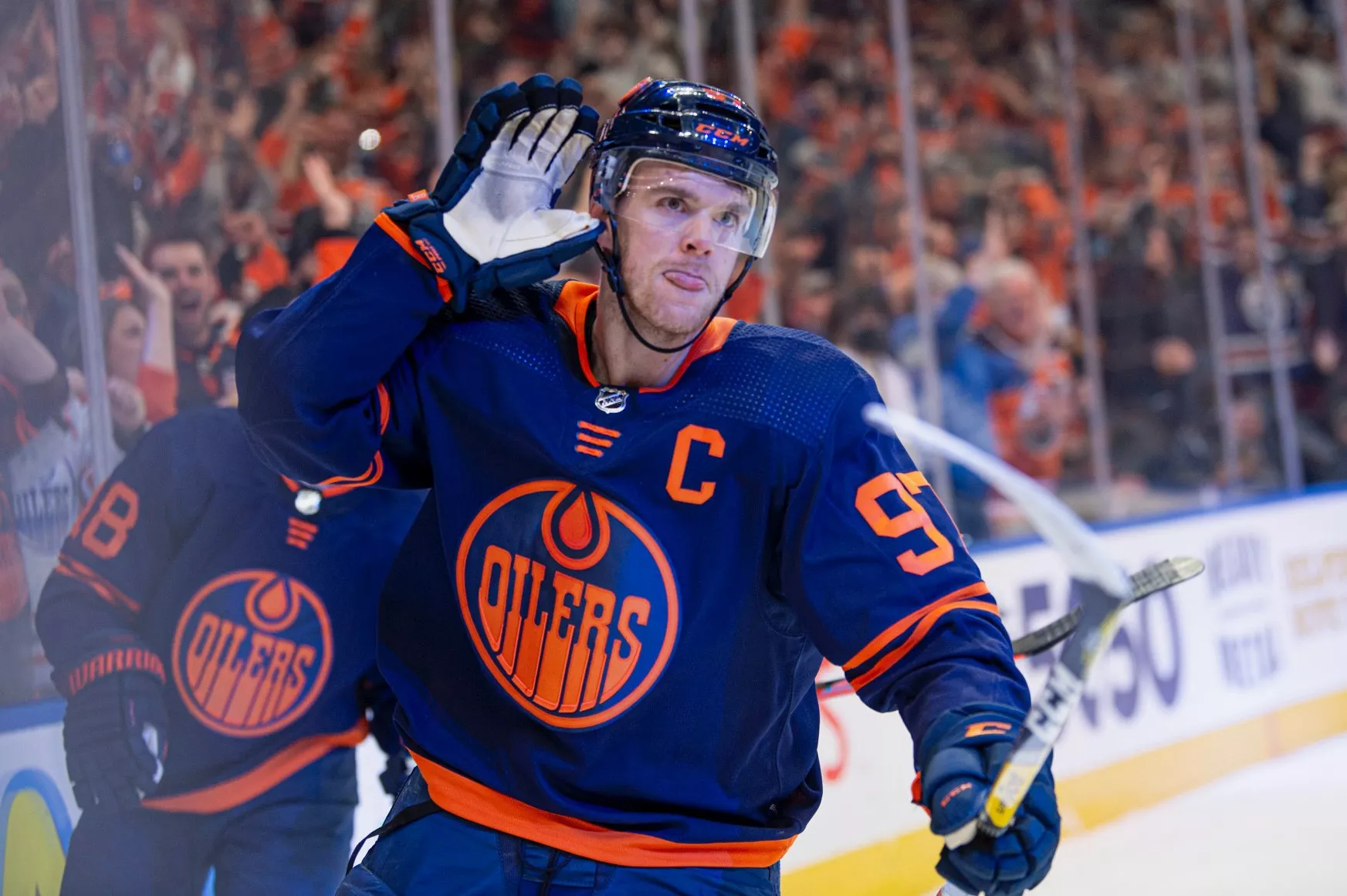 Коннор Макдэвид стал 3-м хоккеистом в НХЛ, набравшим 150+ очков в трех сезонах кряду
