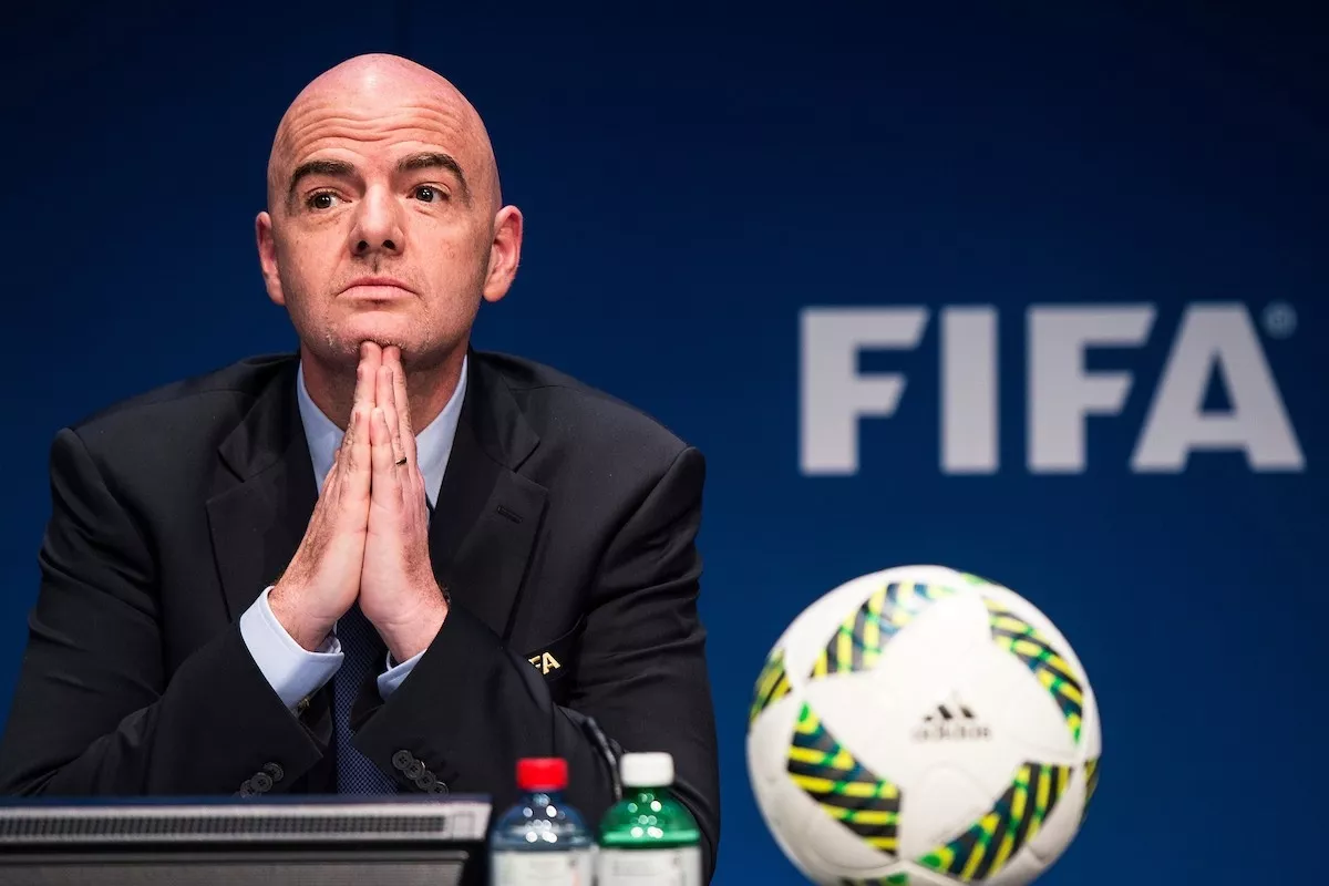 Президент ФИФА высказался против синий карточки